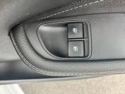 VAUXHALL ADAM 2017 (17)