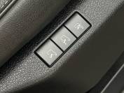 VAUXHALL VIVARO-LIFE 2024 (73)