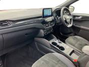 FORD KUGA 2023 (73)