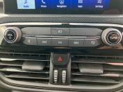 FORD KUGA 2023 (73)