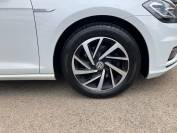 VOLKSWAGEN GOLF 2020 (69)