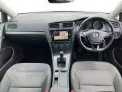 VOLKSWAGEN GOLF 2020 (69)