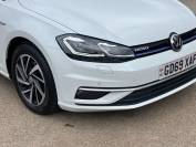 VOLKSWAGEN GOLF 2020 (69)