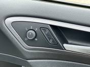 VOLKSWAGEN GOLF 2020 (69)