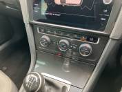 VOLKSWAGEN GOLF 2020 (69)
