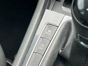 VOLKSWAGEN GOLF 2020 (69)