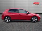 VOLKSWAGEN GOLF 2024 (24)