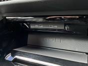 VOLKSWAGEN GOLF 2024 (24)