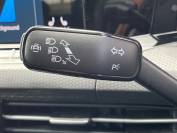 VOLKSWAGEN GOLF 2024 (24)