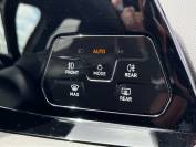 VOLKSWAGEN GOLF 2024 (24)