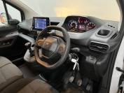 PEUGEOT PARTNER 2023 (72)