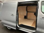 VAUXHALL VIVARO 2025 (25)