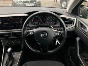 VOLKSWAGEN POLO 2020 (70)