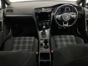 VOLKSWAGEN GOLF 2020 (20)