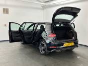 VOLKSWAGEN GOLF 2020 (20)