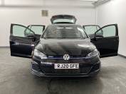 VOLKSWAGEN GOLF 2020 (20)