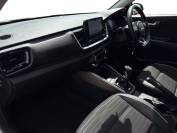 KIA STONIC 2024 (74)