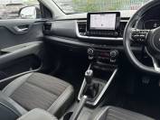 KIA STONIC 2024 (74)
