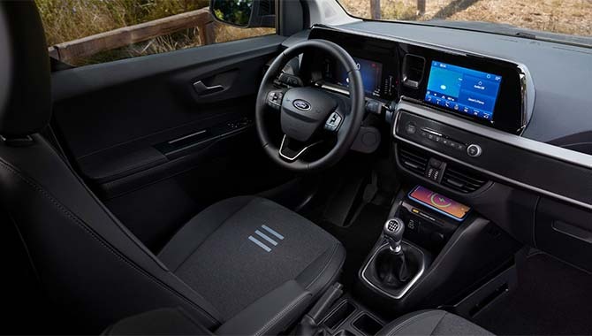 Ford Transit Courier -